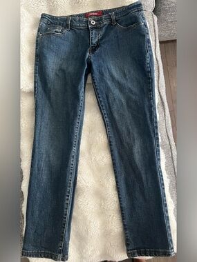 Levi's Slim Skinny Jeans in Dark Blue Wash